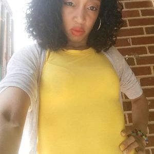 Meet your Posher, Dennisha