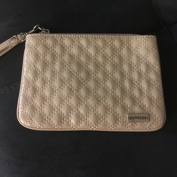 Express wristlet