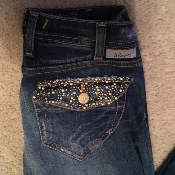 J & COMPANY JEANS. Embellished flap pockets. Sz 25 - Picture 2 of 4