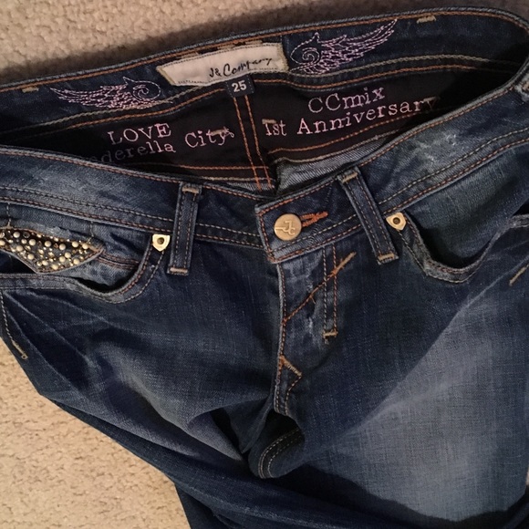 J & COMPANY JEANS. Embellished flap pockets. Sz 25 - Picture 3 of 4