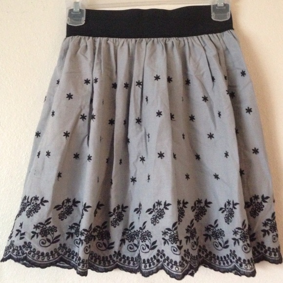 NWT light gray skirt with flower designs