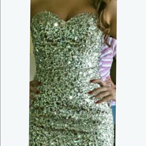 Princess prom dress 👑 - Picture 2 of 3