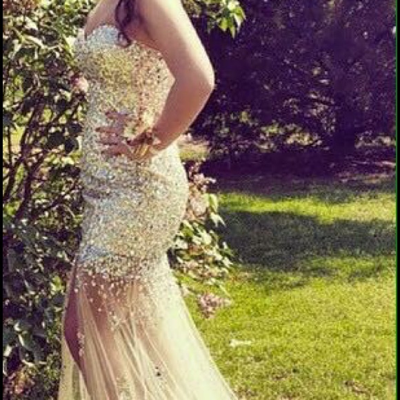 Princess prom dress 👑 - Picture 3 of 3