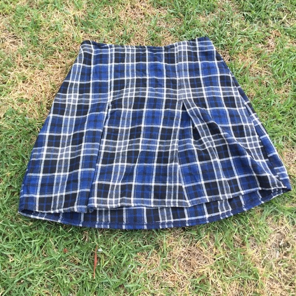Cute plaid mini skirt!