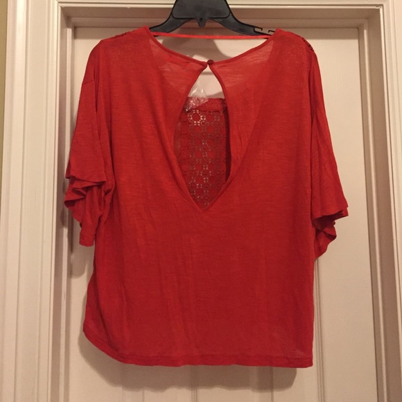 🆕 Red crop top - Picture 3 of 3