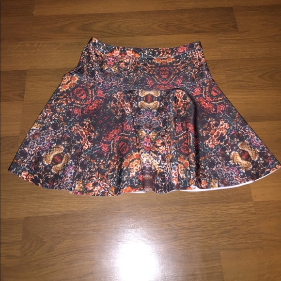 Floral printed skirt - Picture 4 of 6