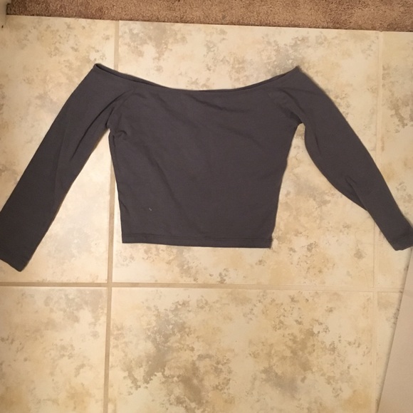 gray crop top