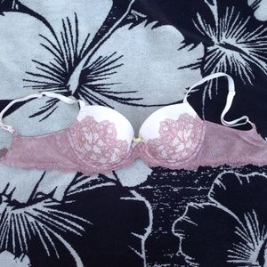 Victoria's Secret lightly lined bra