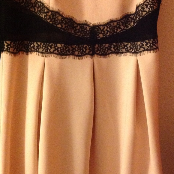 Soft mesh waist dress worn once for few hours - Picture 3 of 3