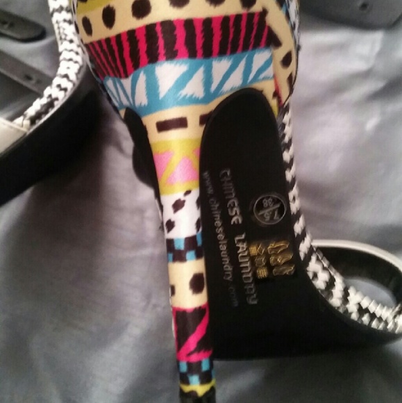 Sz 7.5 Chinese Laundry Multi-colored Heels - Picture 3 of 4