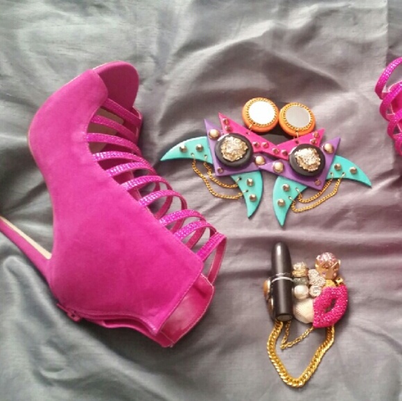 SALE!!! Sz 7 Pink Heels - Picture 1 of 5