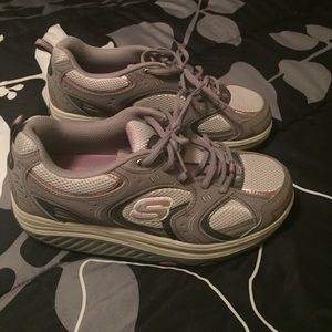 Skechers Shape Ups Size 8.5