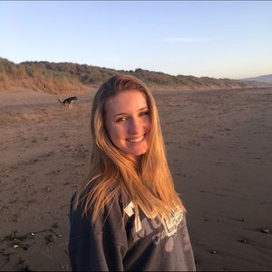 Meet your Posher, Claire