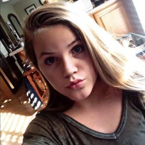 Meet your Posher, Brooke