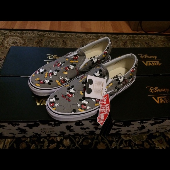 Vans Disney slip on shoes- unisex