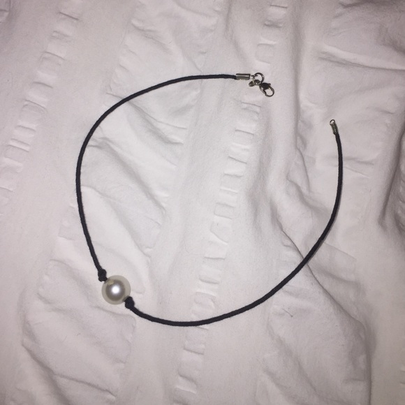 Handmade Black Leather and single pearl choker!