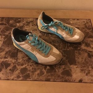 Blue,white,tan Pumas speeder