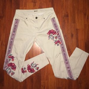 Embroidered Skinny Jeans