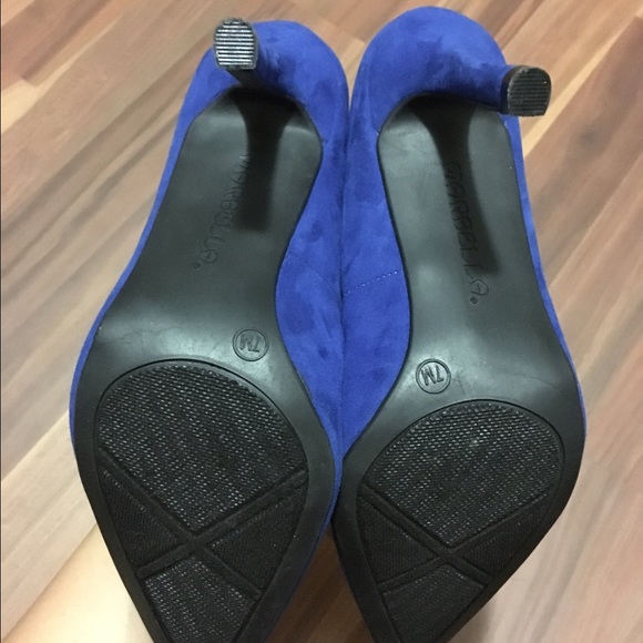 Shoes - Picture 2 of 2