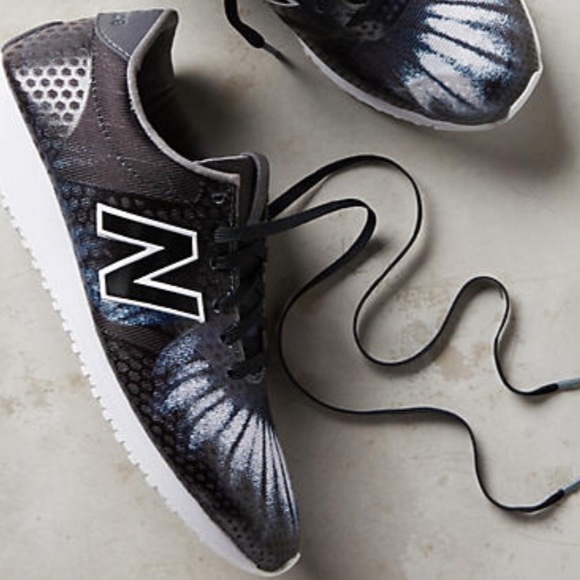 New Balance 420 running shoes Size 7 Anthropologie