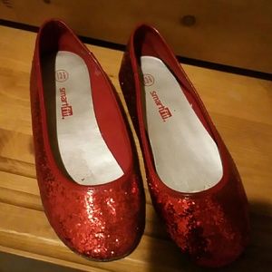 Girl's red glitter shoes