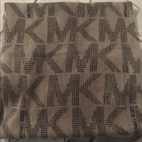 🌟Michael Kors scarf🌟