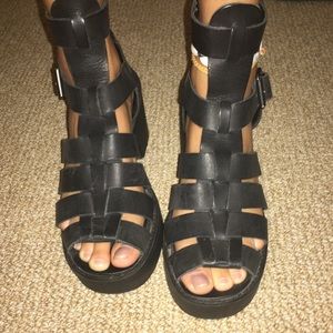 STEVEN MADDEN Chunky Gladiator Platforms