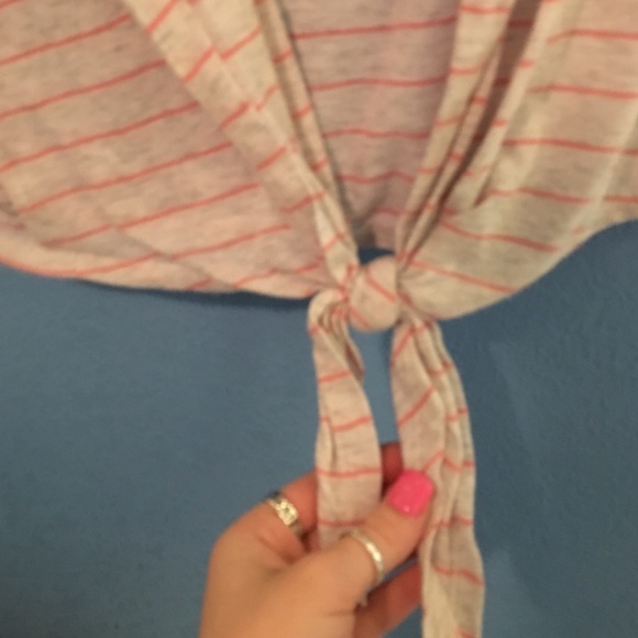Light gray and pink striped crop top - Picture 3 of 4
