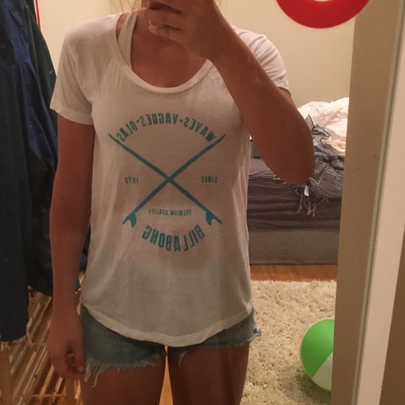 White billiabong t-shirt