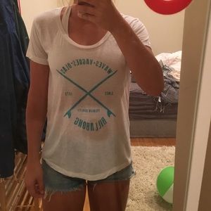White billiabong t-shirt