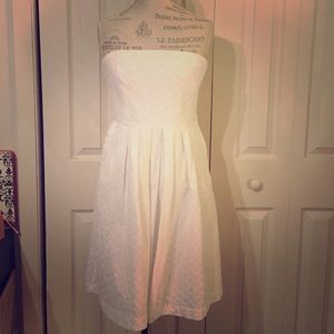 White strapless Gap dress