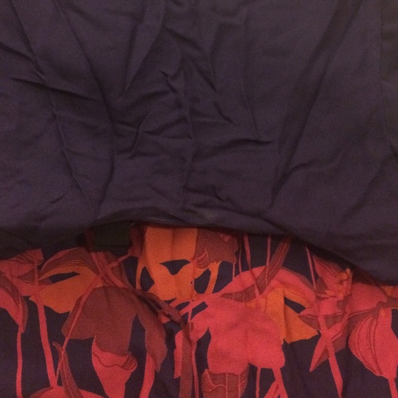 Deep purple dress w/ flowery design at the bottom - Picture 3 of 4