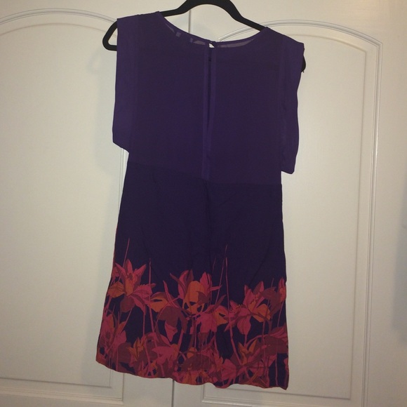 Deep purple dress w/ flowery design at the bottom - Picture 2 of 4