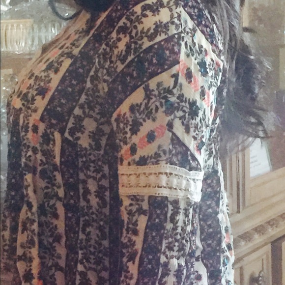 Blouse - Picture 2 of 3