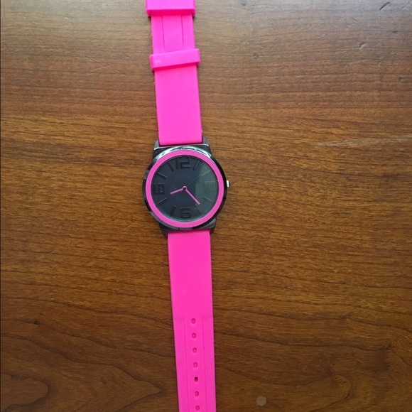 Pink watch - Picture 2 of 3