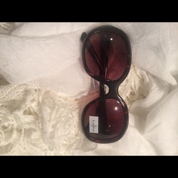 Designer auth shades