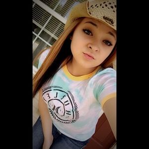 Meet your Posher, Caitlain