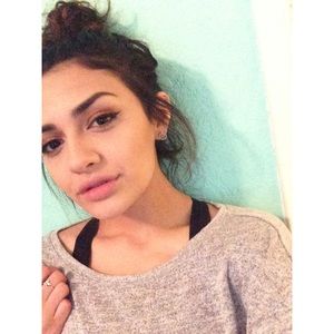 Meet your Posher, Vanessa