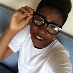 Meet your Posher, Ina