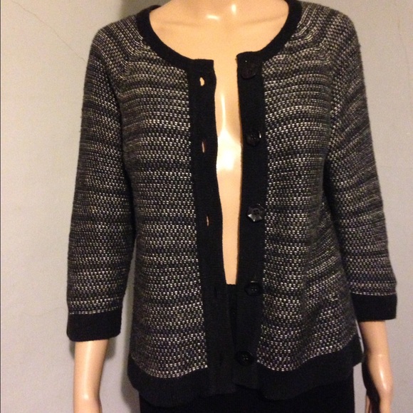 Pretty sweater - Picture 3 of 4