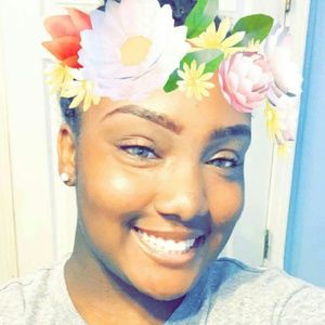 Meet your Posher, Alexis