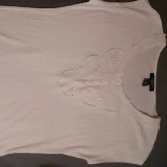 Chaps henley w/ white crochet embellshments