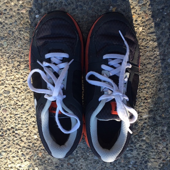 Nike running shoes - Picture 2 of 3