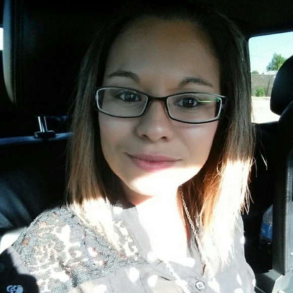Meet your Posher, Ana - Picture 1 of 1