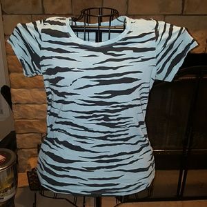 SALE Baby blue zipped print top/tee