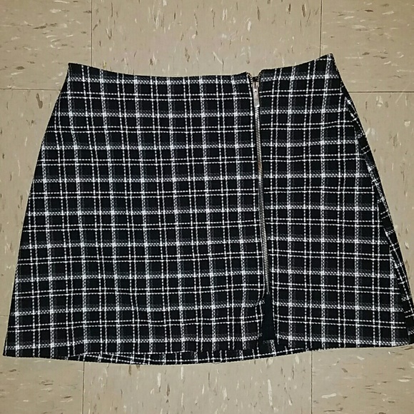 Black and white print mini skirt