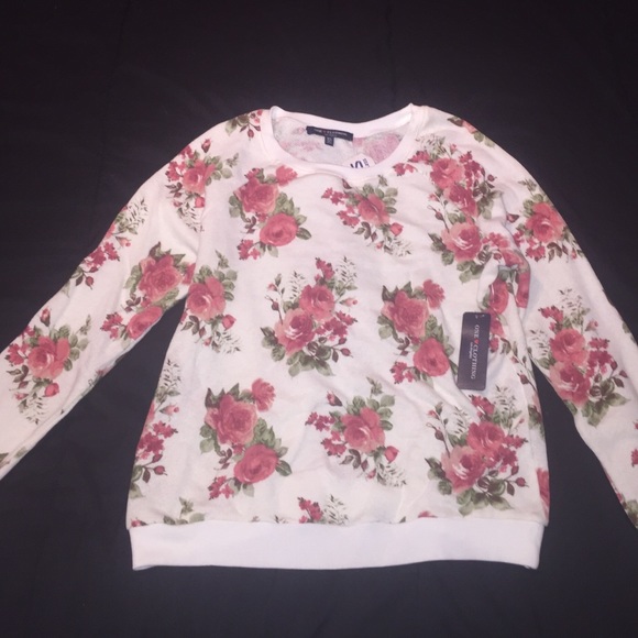 LONG SLEEVE FLORAL TOP