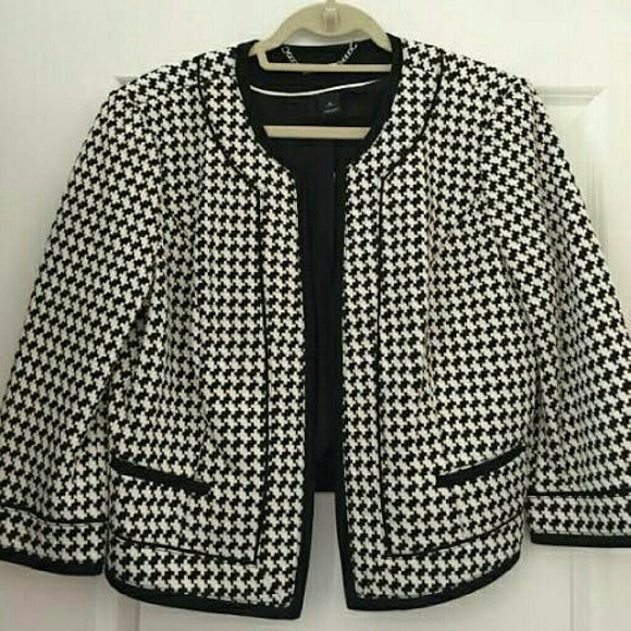 Houndstooth Blazer. Never been worn.