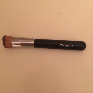 Chanel Liquid/Powder Foundation Brush