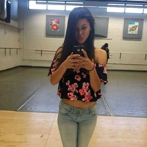 Meet your Posher, Joaris